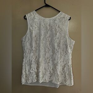 Jones Studio White Floral Lace Sleeveless Top Size XL Elegant Womens work attire